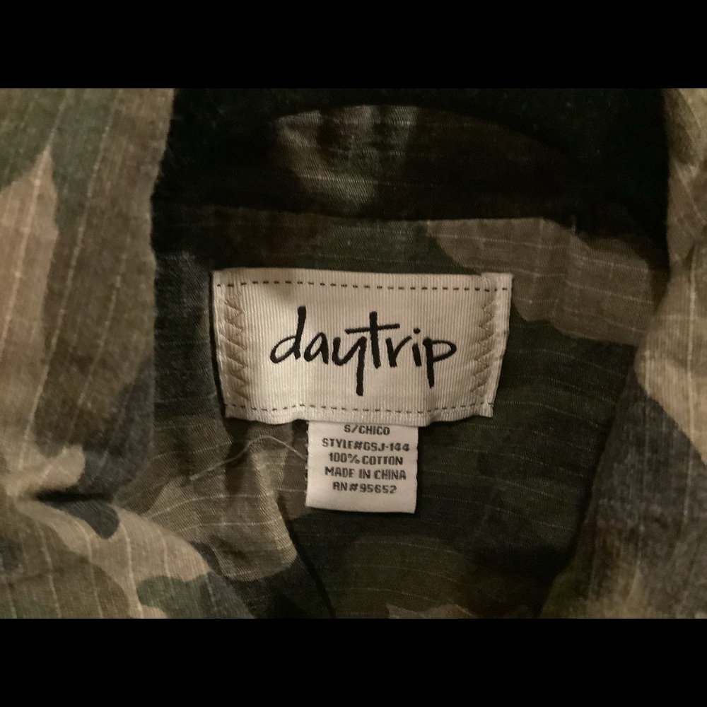 Awesome camo jacket with skull details - Picture 3 of 3